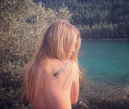 sezel-yereli-ustsuz-fotografini-paylasti_4