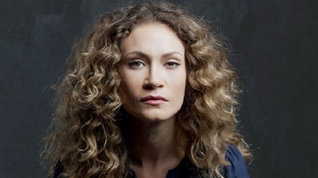 Ece Dizdar Sevgilisini Öpe Öpe Doyamadı!