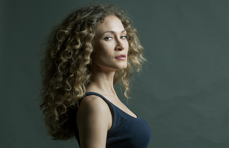 Ece Dizdar Sevgilisini Öpe Öpe Doyamadı!