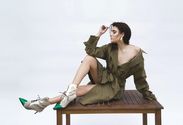 Hande Erçel Eski Sevgilisiyle Gittiği Yere Yeni Sevgilisiyle Gitti!