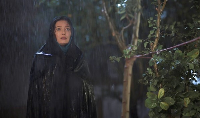 Nurgül Yeşilçay Çarşafa Girdi!