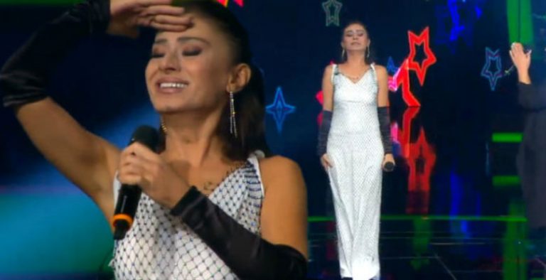 Yıldız Tilbe Performansının Sonunda Asker Selamı Verince Ayakta Alkışlandı!