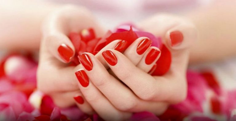 Bakımlı Kadınların Tercihi Akrilik Tırnak