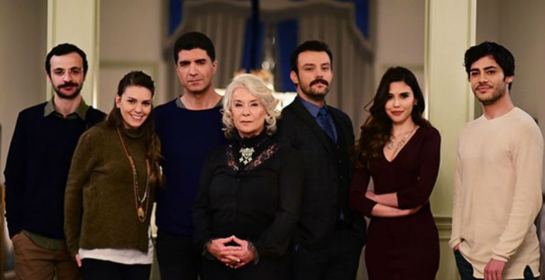 İstanbullu Gelin Yeni Bölümün’de Yılbaşı Gecesi Kutlaması