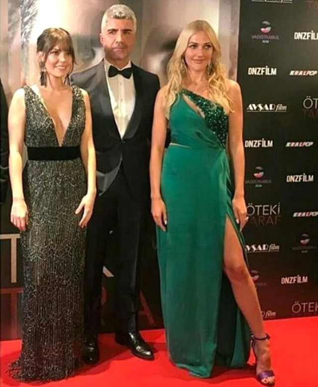 Meryem Uzerli ve Aslı Enver Dekolte Yarışına Girdi!