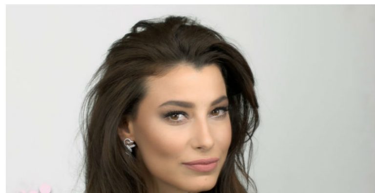 Güzel Oyuncu Müzde Uzman’ın Yüzü Artık Gülüyor