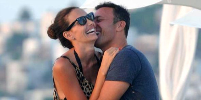 Mustafa Sandal Boşanıyor!