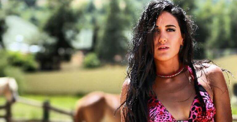 Sahra Işık Kimdir?