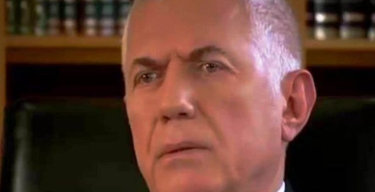 Selçuk Özer Kimdir?