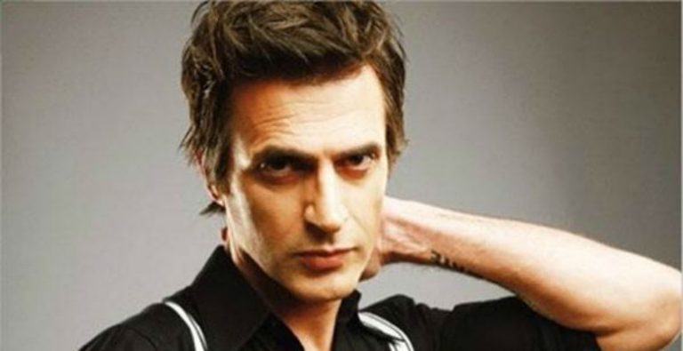 Teoman Bizi Diskoya Götür, Bir Daha Da Geri Getirme!