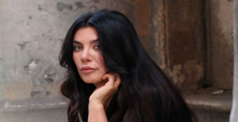 Aslı Sertdemir’den Sert Çıkış:”Sana Hakkım Helal Değil Sezen Aksu!”