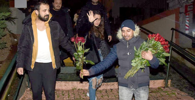 Derya Uluğ’un gecesi tatsız bitti