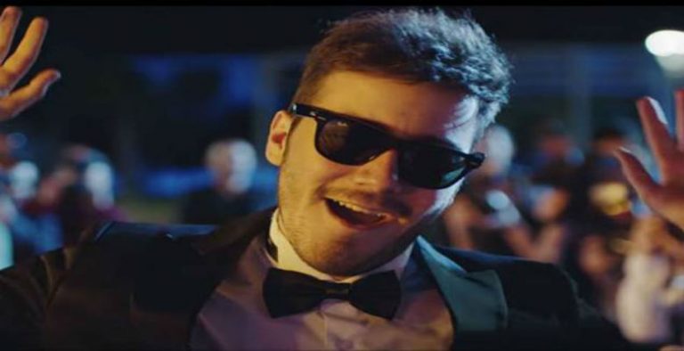 Enes Batur’un Yoğun İlgiyle Beklenen Filmi Bugün Vizyonda!