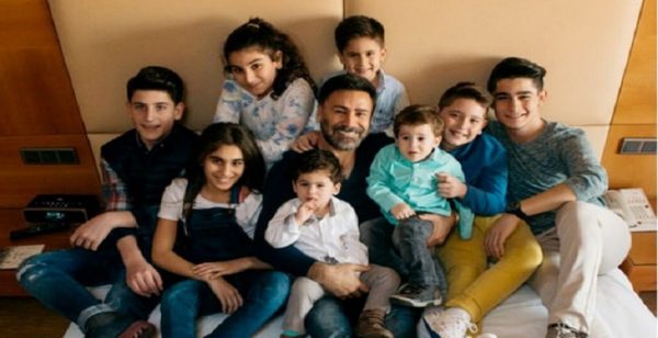 İzzet Yıldızhan Hız Kesmeden Devam Ederek 9. Kez Baba Oldu