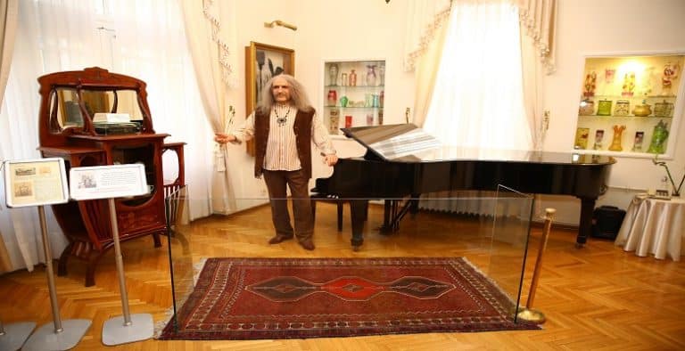 Barış Manço Mezarı Başında Anıldı!