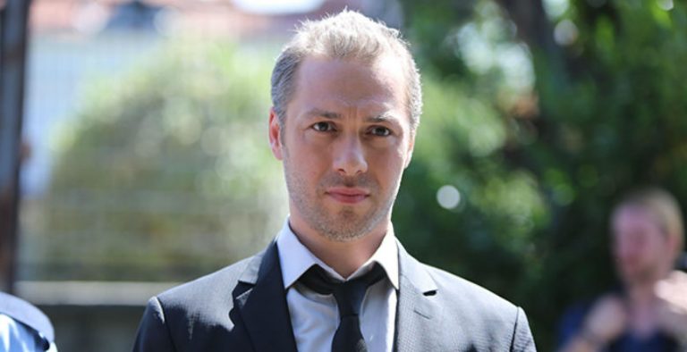 Ahmet Kaynak Kimdir?