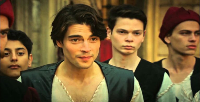 Akın Akınözü Kimdir?