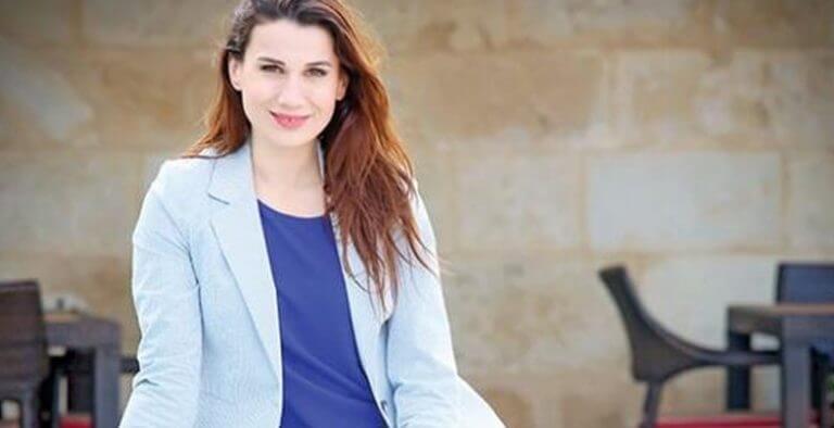 Alayça Öztürk Kimdir?