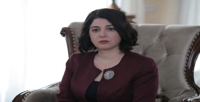 Benian Dönmez kimdir?