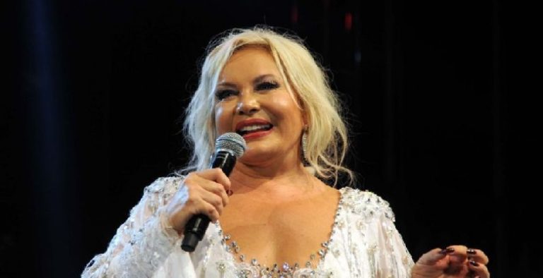 Emel Sayın’dan 73. Yaş Kutlaması!