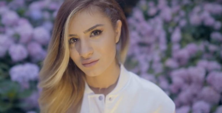 Feride Hilal Akın Kimdir?