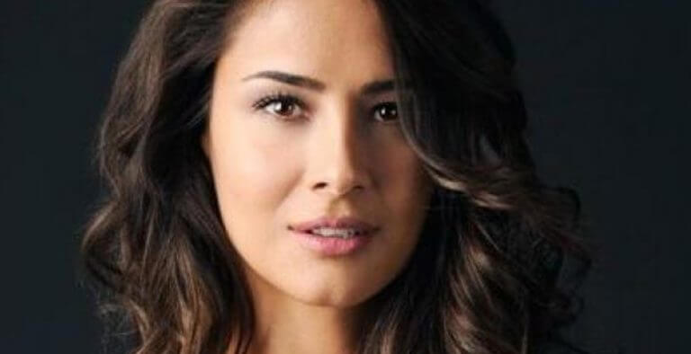 Özlem Conker Kimdir?