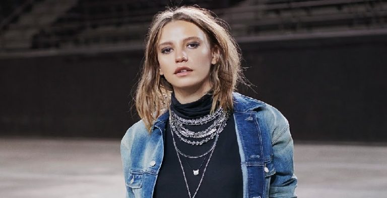 Serenay Sarıkaya’yı yatakta görenler gözlerine inanamadı!