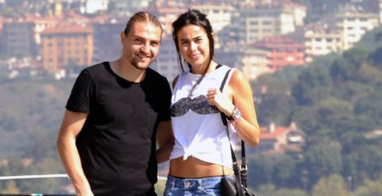 Asena Atalay’ın Aklı Hala Caner’de Mi?