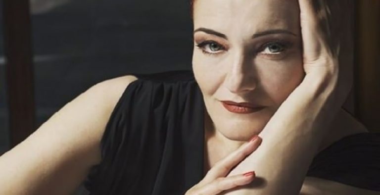 Candan Erçetin kimdir?