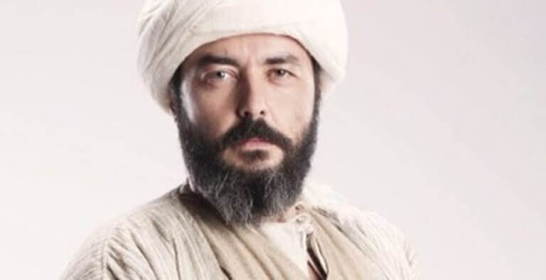 Fahri Öztezcan Kimdir?