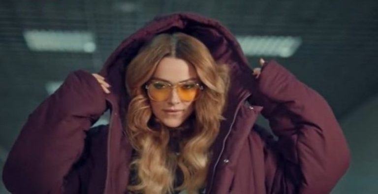 Hadise RTÜK Cezasından Sonra Yeni Klibinde Mont Giydi!