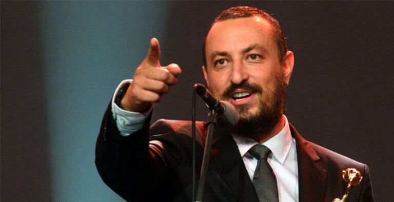 Şahsiyet’in özel gösterimine sevgilisiyle damga vuran ünlü oyuncu