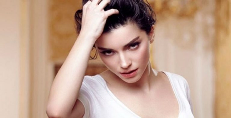 Merve Boluğur Bunalımda Mı?