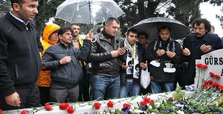 Müslüm Baba Kabri Başında Anıldı