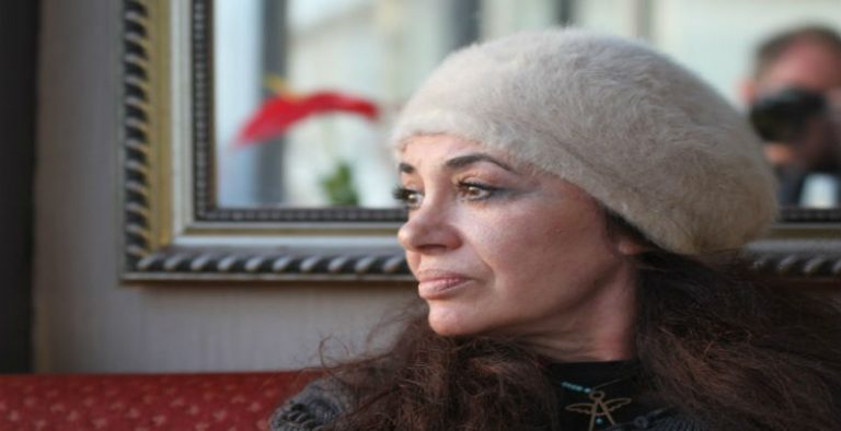 29 Yıllık Evliliği Bitti!