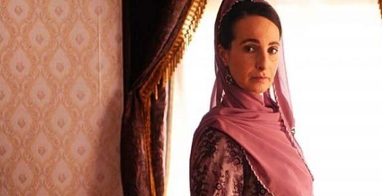 Rozet Hubeş Kimdir?