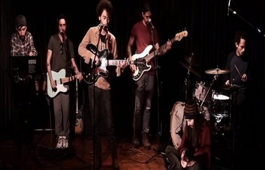 Yüzyüzeyken Konuşuruz Son Albümleri “Akustik Travma” ile Yeniden Merhaba Dedi!