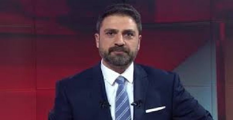 Erhan Çelik aşka geldi. Tapılacak kadınsın!