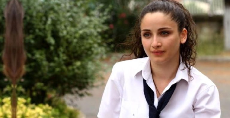 Kırgın Çiçekler’in Songül’ü, ilk kez bebeğinin fotoğrafını paylaştı!