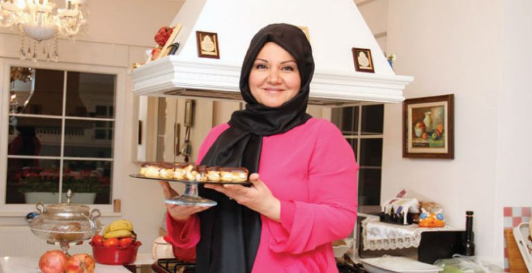 İkbal Gürpınar Kimdir?