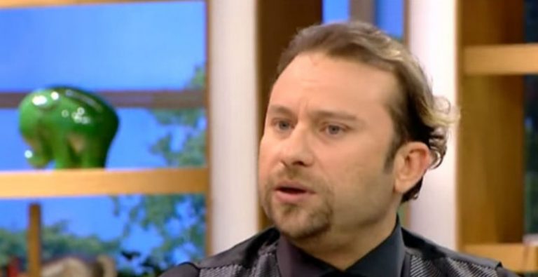 Onur Akay’ın Babası Vefat Etti!