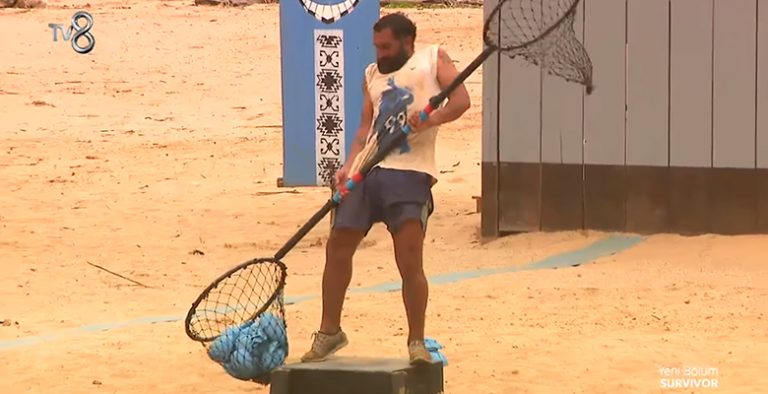 Survivor Son Bölümde Ödül Oyununu Hangi Takım Kazandı? Ümit Karan Çıldırdı, Üstlerine Yürüdü!