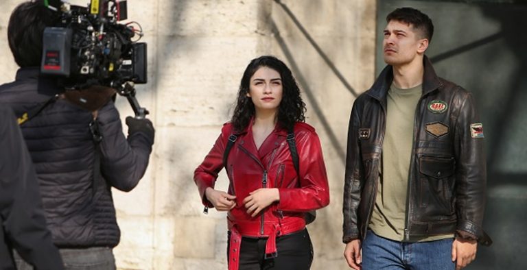 Netflix Dizisinden Son Gelişmeler! Çağatay Ulusoy’un Yerine Hangi Türk Aktör Geçecek?