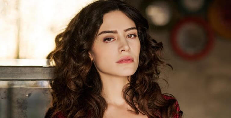 Belçim Bilgin’den takipçisine şok ayar!