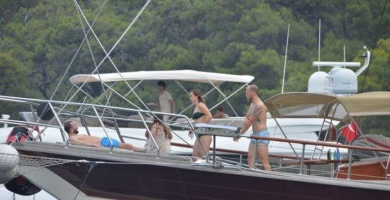 Bensu Soral Hakan Baş ile dudak dudağa!