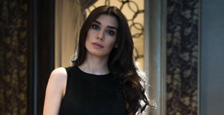 Burcu Kıratlı’dan kanserli çocuklar için alkışlanacak hareket!