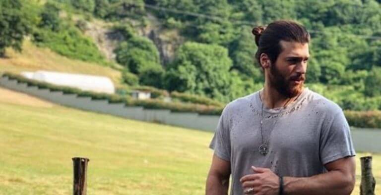 Can Yaman Pitt ve Deep ile yeni rolüne çalışmış