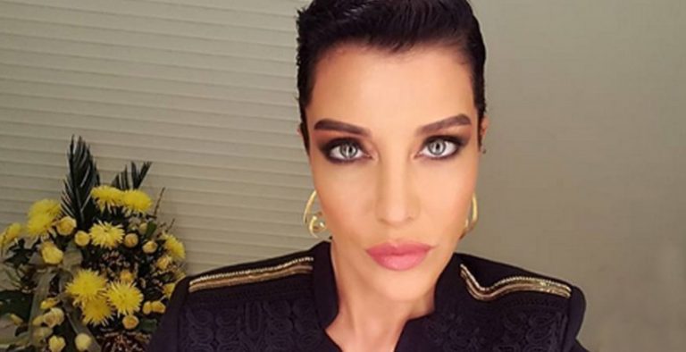 Deniz Akkaya’nın ten rengi bikinisi olay oldu!