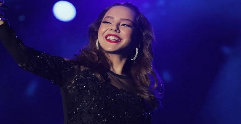 Yine Ebru Gündeş, Yine İzdiham…