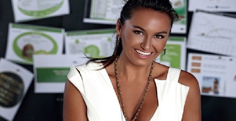 Eda Taşpınar’ın bikinili pozu yürek hoplattı!